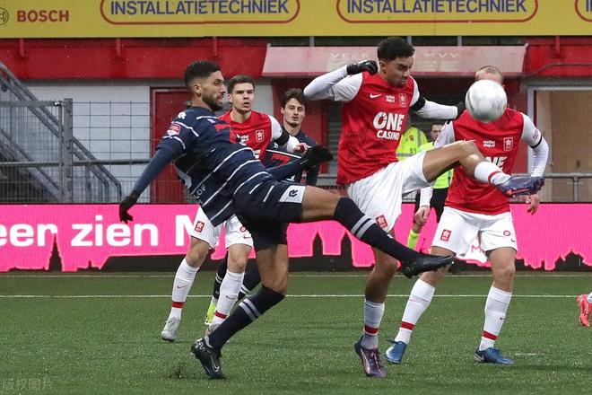 15亿元继 15亿元继